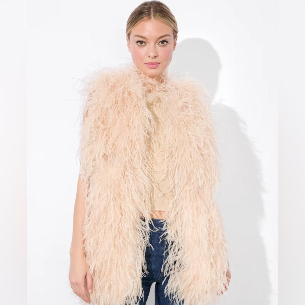 Alice + Olivia
Chander Feather Gilet